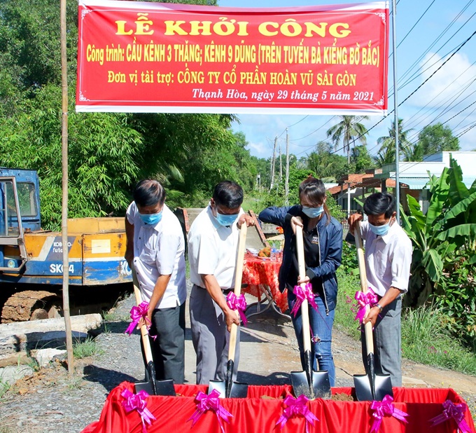 Le Khoi Cong Xay Cau